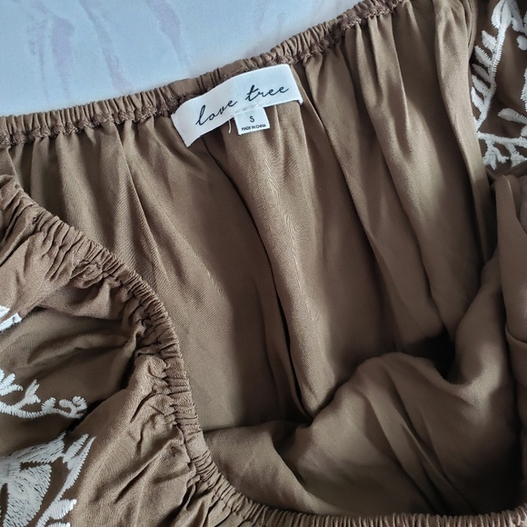 Embriodered Romper - Picture 3 of 3